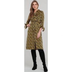 Czarna Sukienka Warrane. Czarne sukienki damskie Renee, s, w paski, z tkaniny, z wykładanym kołnierzem, bez rękawów, midi, koszulowe. Za 119,99 zł.