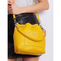 TOREBKA DAMSKA LISTONOSZKA SKÓRA NATURALNA PASEK. Żółte listonoszki damskie ROVICKY, na co dzień, w paski, z jeansu, eleganckie, na ramię, bez dodatków. Za 352,90 zł.