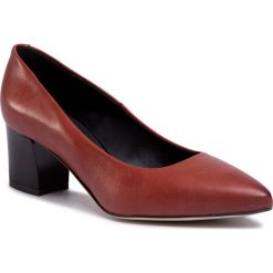 Półbuty GINO ROSSI - Cornelia DCG782-P83-0888-7700-S 83. Pomarańczowe półbuty damskie Gino Rossi, bez wzorów, ze skóry, eleganckie, bez obcasa, na obcasie, bez zapięcia. W wyprzedaży za 269,00 zł.