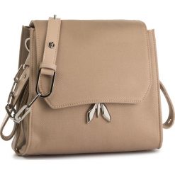 Torebka PATRIZIA PEPE - 2V9061/A492-B524 Camel Beige. Brązowe listonoszki damskie Patrizia Pepe, bez wzorów, ze skóry, bez dodatków. W wyprzedaży za 919,00 zł.