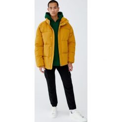 Pikowana kurtka w stylu puchowej. Kurtki męskie Pull&Bear. Za 199,00 zł.