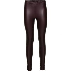 Legginsy z połyskującego materiału bonprix ciemny jeżynowy. Fioletowe spodnie damskie bonprix. Za 89,99 zł.