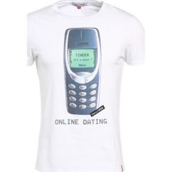 T-shirty męskie z nadrukiem: French Kick MATCH Tshirt z nadrukiem white