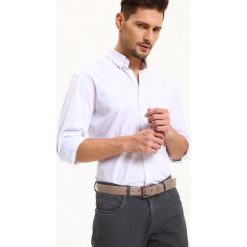 Koszula długi rękaw męska regular fit. Białe koszule męskie Top Secret, na lato, s, bez wzorów, z bawełny, klasyczne, z klasycznym kołnierzykiem, z długim rękawem. W wyprzedaży za 39,99 zł.