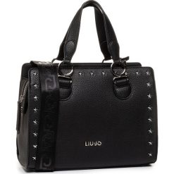 Torebka LIU JO - S Satchel AA0069 E0013 Nero 22222. Czarne torebki klasyczne damskie Liu Jo, bez wzorów, ze skóry ekologicznej, klasyczne, bez dodatków. W wyprzedaży za 409,00 zł.