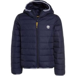 Timberland Kurtka przejściowa marine. Niebieskie kurtki chłopięce przejściowe marki Timberland, z materiału, marine. Za 379,00 zł.