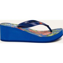 Desigual - Japonki. Niebieskie koturny damskie Desigual, bez obcasa, na obcasie, bez zapięcia. W wyprzedaży za 129,90 zł.