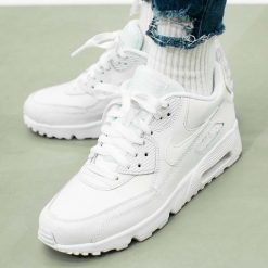 Buty Nike Air Max 90 LTR (GS) "All White" (833412-100). Białe buty sportowe dziewczęce marki Nike, ze skóry, nike air max. Za 329,99 zł.