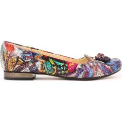 Kolorowe balerinki na niskim obcasie - skóra naturalna - model 009 - kolor motyl. Szare baleriny damskie Zapato, bez wzorów, ze skóry, eleganckie, na niskim obcasie, na obcasie. W wyprzedaży za 202,30 zł.