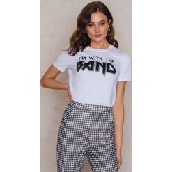 T-shirty damskie: Boohoo T-shirt I’m With The Band – White