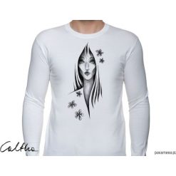 Kwiaty - męska koszulka z długim rękawem. Białe bluzy męskie marki Pakamera, m, w kwiaty, z długim rękawem, długie. Za 79,00 zł.