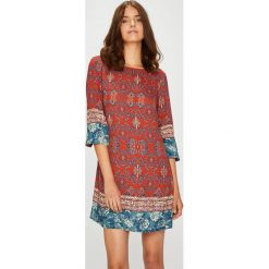 Desigual - Sukienka. Pomarańczowe sukienki damskie Desigual, na co dzień, bez wzorów, z poliesteru, casualowe, z okrągłym kołnierzem, bez rękawów, mini, proste. W wyprzedaży za 269,90 zł.