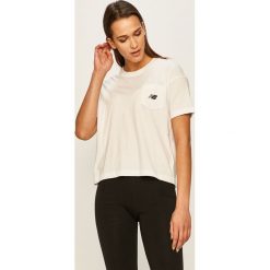 New Balance - T-shirt. Białe bluzki damskie New Balance, s, bez wzorów, z bawełny, casualowe, z okrągłym kołnierzem, z krótkim rękawem. W wyprzedaży za 89,90 zł.