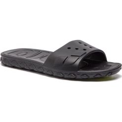 Klapki ARENA - Watergrip 001457 503 Black. Czarne sandały chłopięce Arena, z tworzywa sztucznego, bez zapięcia. W wyprzedaży za 69,00 zł.
