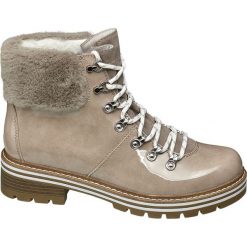 Lakierowane botki damskie Highland Creek typu trapery Highland Creek beżowe. Brązowe botki damskie Highland Creek, z materiału, bez obcasa, na obcasie, bez zapięcia. Za 159,90 zł.