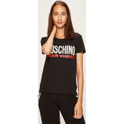 Moschino Underwear - T-shirt piżamowy. Czarne piżamy damskie Moschino Underwear, s, z nadrukiem, z elastanu, bez rękawów. W wyprzedaży za 319,90 zł.