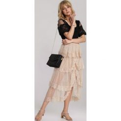 Czarna Bluzka Vivishi. Czarne bluzki damskie Renee, s, bez wzorów, bez kołnierzyka, bez rękawów. W wyprzedaży za 74,99 zł.