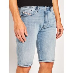 Szorty jeansowe Diesel Thoshort 00SD3U 0JAXG. Niebieskie spodenki i szorty męskie Diesel, m, bez wzorów, z jeansu. W wyprzedaży za 339,00 zł.