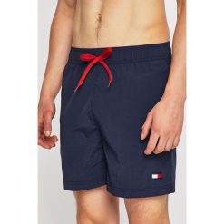 Tommy Hilfiger - Kąpielówki. Niebieskie kąpielówki męskie TOMMY HILFIGER, s, z nadrukiem, z poliesteru. W wyprzedaży za 199,90 zł.
