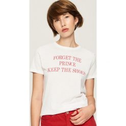 T-shirt z hasłem - Biały. Białe t-shirty damskie Sinsay, l. Za 19,99 zł.