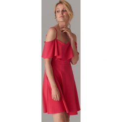 Sukienka cold shoulder - Różowy. Różowe sukienki damskie Mohito, s, bez wzorów, bez kołnierzyka, bez rękawów. Za 119,99 zł.