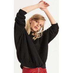 Bluza z półgolfem - Czarny. Czarne bluzy damskie Sinsay. W wyprzedaży za 29,99 zł.