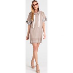 SUKIENKA Twinset U&B. Szare sukienki damskie Twinset U&B, na co dzień, s, bez wzorów, z tkaniny, z kapturem, bez rękawów, proste. Za 524,30 zł.
