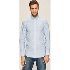 Tommy Hilfiger - Koszula. Niebieskie koszule męskie TOMMY HILFIGER, m, bez wzorów, z bawełny, eleganckie, z klasycznym kołnierzykiem, z długim rękawem. Za 359,90 zł.