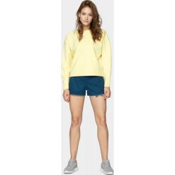 Bluza damska BLD603 - jasny żółty - Outhorn. Żółte bluzy damskie Outhorn, bez wzorów, z wiskozy, z krótkim rękawem, krótkie, bez kaptura. W wyprzedaży za 59,99 zł.