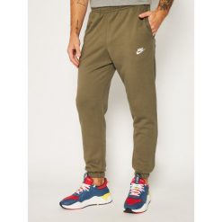 Spodnie dresowe NIKE Nsw Club Fleece CW5608. Zielone jeansy męskie Nike, xl, bez wzorów. Za 199,00 zł.