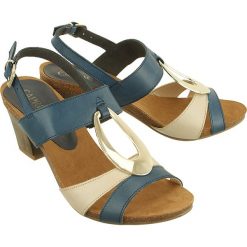 CAPRICE 28307-20 878 navy/beige, sandały damskie. Brązowe sandały damskie Caprice, bez wzorów, bez obcasa, na obcasie, bez zapięcia. Za 239,90 zł.
