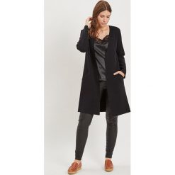 Kardigan "Olivina" w kolorze czarnym. Czarne kardigany damskie Pieces, Vila, xs, bez wzorów. W wyprzedaży za 128,95 zł.