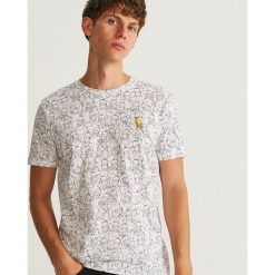 T-shirt THE SIMPSONS - Biały. Białe t-shirty męskie marki Reserved, l. Za 49,99 zł.