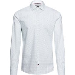 Koszula Tommy Hilfiger Tailored TT0TT05561. Białe koszule męskie Tommy Hilfiger Tailored, m, bez wzorów, z elastanu, casualowe, bez kołnierzyka, bez rękawów. W wyprzedaży za 209,00 zł.