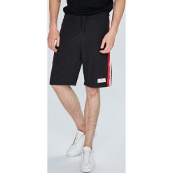 Fila - Szorty. Szare spodenki sportowe męskie Fila, z poliesteru, sportowe. Za 129,90 zł.
