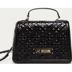 Love Moschino - Torebka. Czarne listonoszki damskie Love Moschino, w paski, ze skóry ekologicznej, na ramię, z aplikacjami. Za 939,90 zł.
