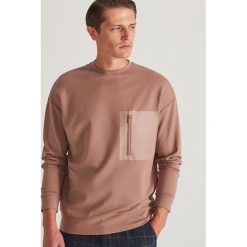 Bluza z dekoracyjnym zamkiem - Brązowy. Pomarańczowe bluzy męskie Reserved, s, bez wzorów, bez kołnierzyka, bez rękawów, bez kaptura. W wyprzedaży za 59,99 zł.