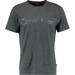 Calvin Klein JALOT REFINED Tshirt z nadrukiem grey. Szare t-shirty męskie Calvin Klein, xs, z nadrukiem, z bawełny. Za 229,00 zł.