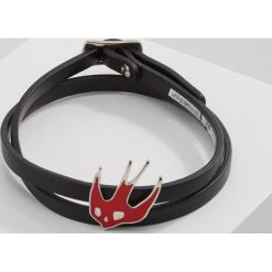 Bransoletki damskie: McQ Alexander McQueen SWALLOW MINI WRAP Bransoletka black/red