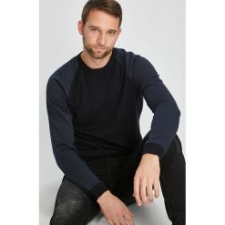 Jack & Jones - Sweter. Czarne swetry klasyczne męskie Jack & Jones, l, z bawełny, z okrągłym kołnierzem. Za 169,90 zł.