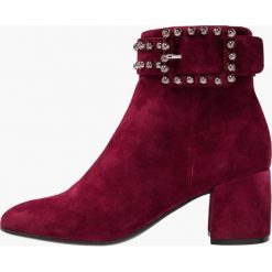 Bruno Premi Ankle boot porpora. Czerwone botki damskie marki Bruno Premi, ze skóry, bez obcasa, bez zapięcia. Za 789,00 zł.