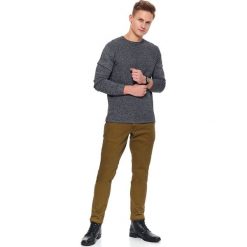 Spodnie tkaninowe gladkie typu chino slim fit. Brązowe spodnie męskie na wiosnę, m, w paski, z elastanu, klasyczne, długie. Za 129,99 zł.