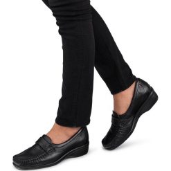 Mokasyny Pesco 343 Czarne. Czarne mokasyny damskie PESCO, ze skóry, eleganckie. Za 179,00 zł.