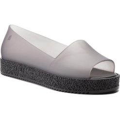 Półbuty MELISSA - Puzzle Ad 31882 Smoke 06005. Szare creepersy damskie Melissa, z tworzywa sztucznego, na płaskiej podeszwie. Za 315,00 zł.