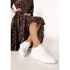 Biało-Różowe Sneakersy Xanthe. Białe koturny damskie Born2be, ze skóry. Za 89,99 zł.