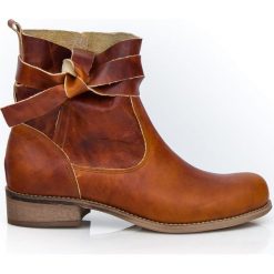 Botki z kokardą - skóra naturalna - model 458 - kolor rudy retro. Czerwone botki damskie Zapato, z jeansu, eleganckie, z okrągłym noskiem, bez obcasa, na płaskiej podeszwie, bez zapięcia. Za 399,00 zł.