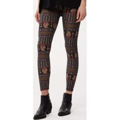 Granatowe Legginsy Total Look. Legginsy damskie Born2be, s, bez wzorów, z dzianiny, klasyczne. Za 14,99 zł.