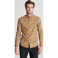 Bawełniana koszula slim fit - Żółty. Żółte koszule męskie Reserved, s, bez wzorów, z bawełny, bez kołnierzyka, bez rękawów. Za 89,99 zł.
