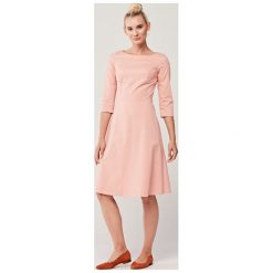 Sukienka Asteria dusty pink 32 różowy. Różowe sukienki damskie Marie Zélie, s, w paski, z elastanu, klasyczne, z klasycznym kołnierzykiem, bez rękawów, trapezowe. Za 327,00 zł.