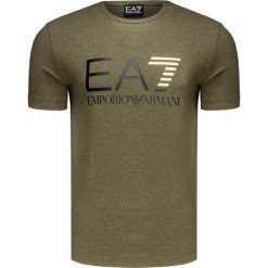 T-shirt EA7 EMPORIO ARMANI Zielony. Zielone t-shirty męskie marki EA7 Emporio Armani, moro, z okrągłym kołnierzem. Za 180,00 zł.